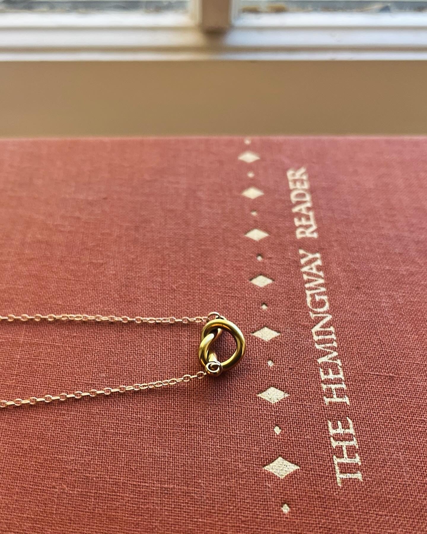 Glimmer: The Knot
